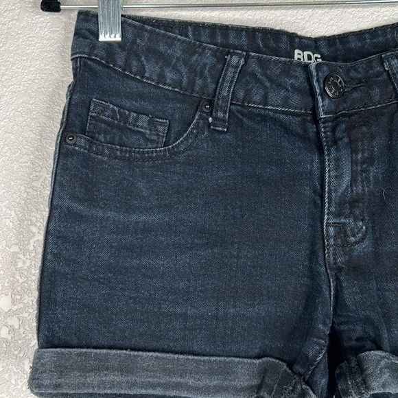 BDG Black Wash Mid Rise Alexa Summer Jean Shorts Size 25 - Picture 2 of 6